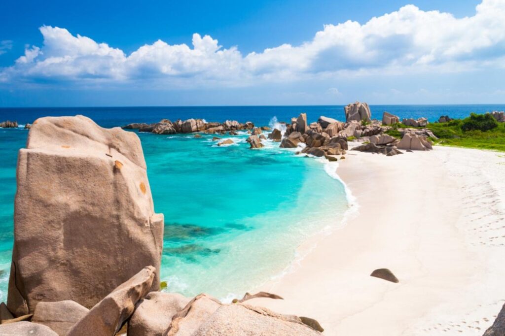 what are the top 10 longest beaches in the world